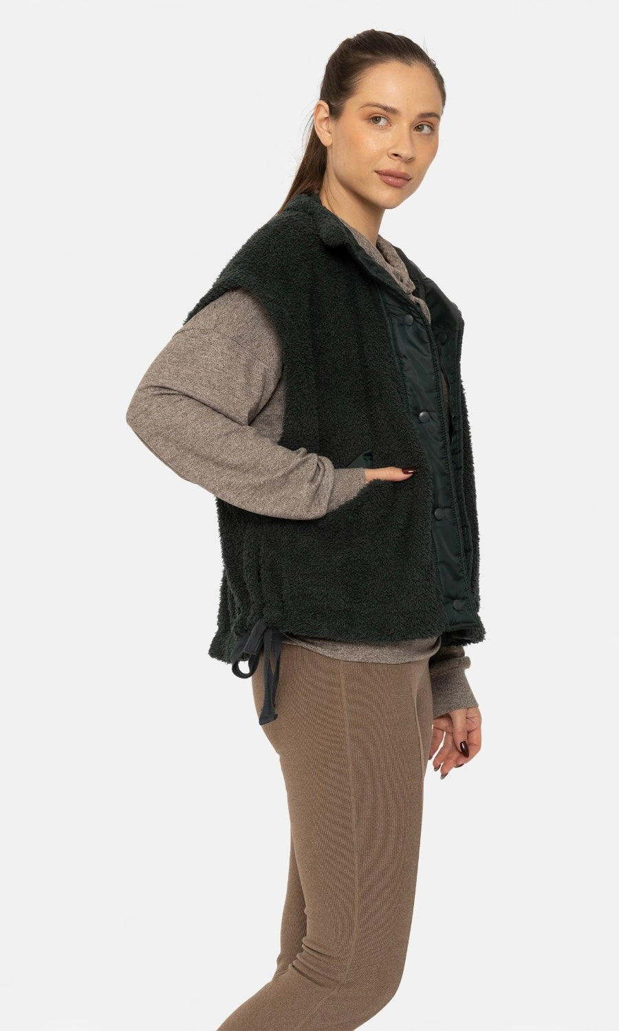 Sherpa Snap Vest - Black