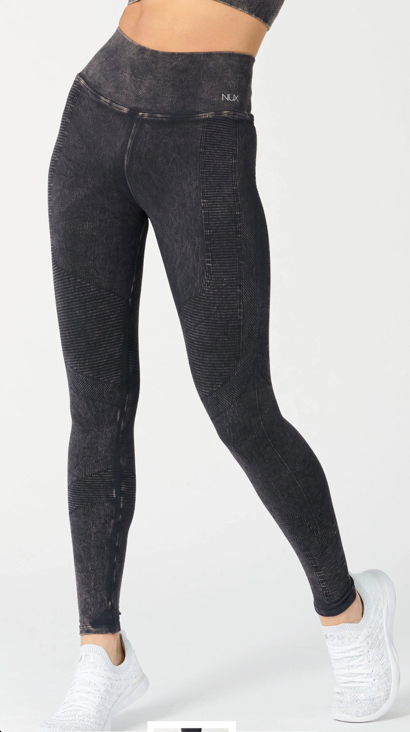 NUX One by One 7/8 Legging in Black Mineral Wash